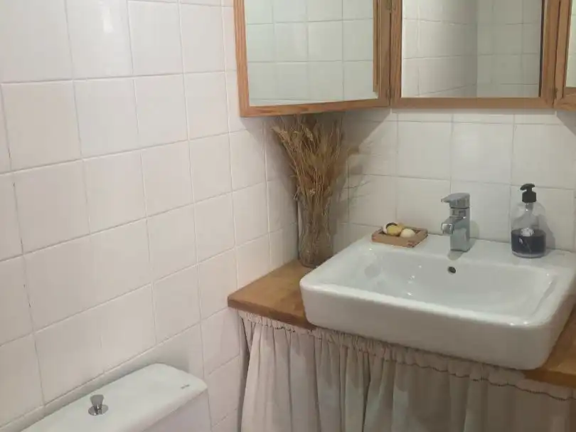 Flat for rent in Paseo de la Victoria, 1, Zona Centro Bathroom of Flat for rent in Córdoba with Air Conditioner, Heating and Furnished