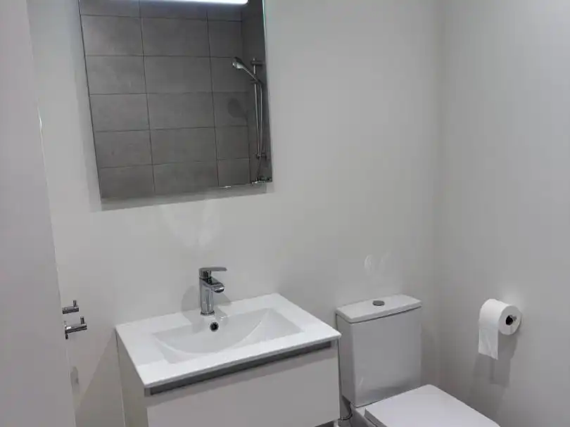 Flat for rent in Calle Honda, 10, Centro Bathroom of Flat for rent in Fuenlabrada with Storage room and Video intercom