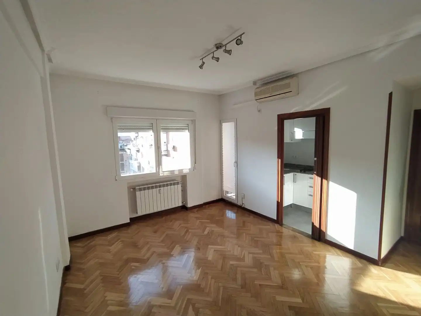 Flat for rent in Calle de Canillas, 38, Prosperidad Living room of Flat for rent in Madrid Capital with Air Conditioner and Terrace