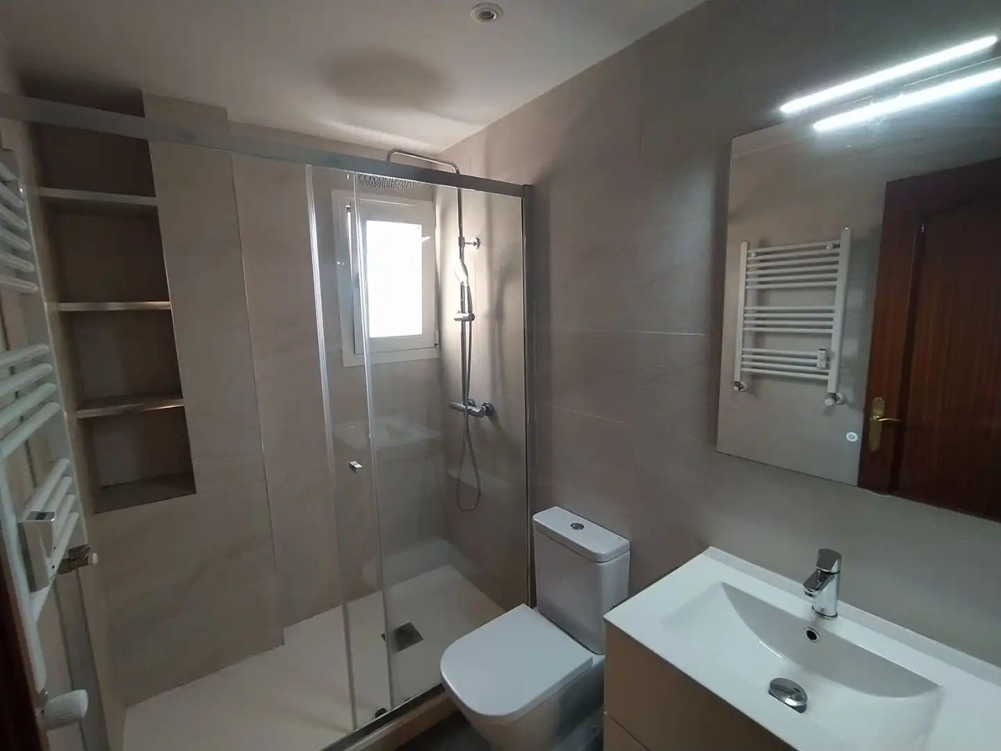 Flat for rent in Calle de Canillas, 38, Prosperidad Bathroom of Flat for rent in Madrid Capital with Air Conditioner and Terrace