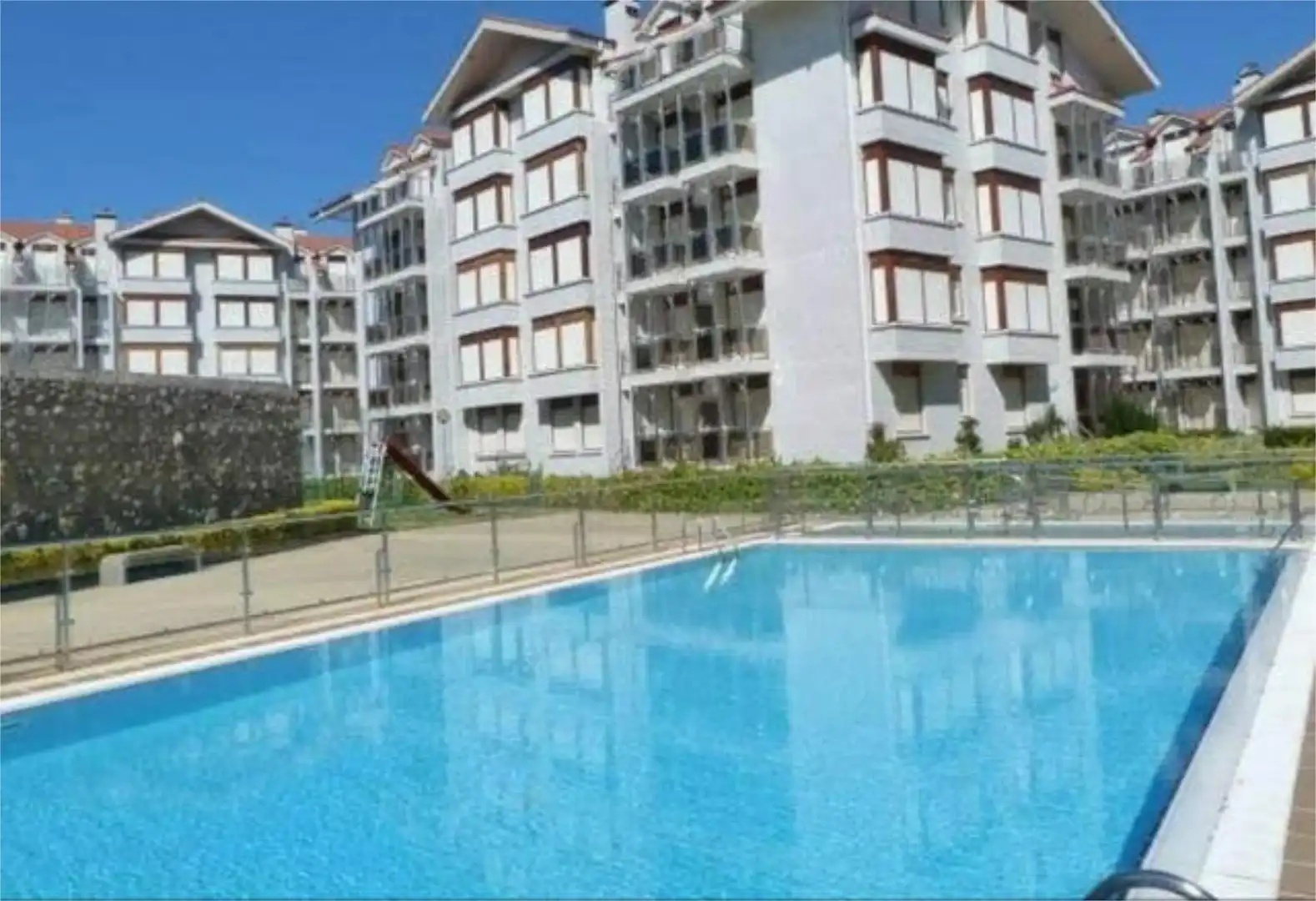 Schwimmbecken von Wohnungen zur Miete in Noja mit Heizung, Privatgarten und Terrasse