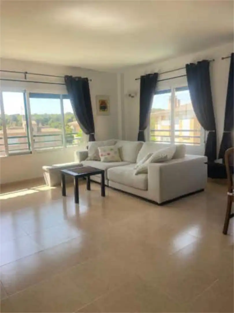 Piso de alquiler en Can Picafort Sala de estar de Piso de alquiler en Santa Margalida con Terraza y Amueblado