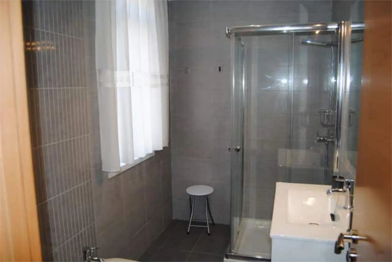 Flat for rent in Zona Ultramar Bathroom of Flat for rent in Ferrol with Heating, Private garden and Terrace