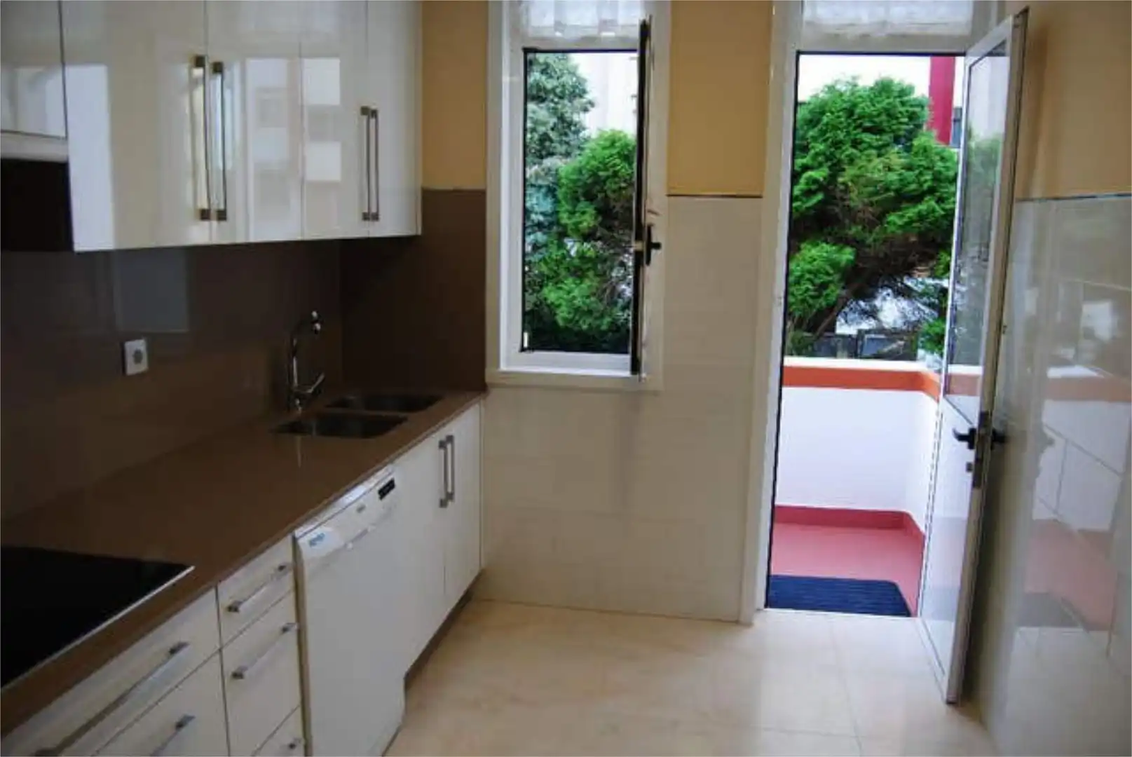 Flat for rent in Zona Ultramar Kitchen of Flat for rent in Ferrol with Heating, Private garden and Terrace