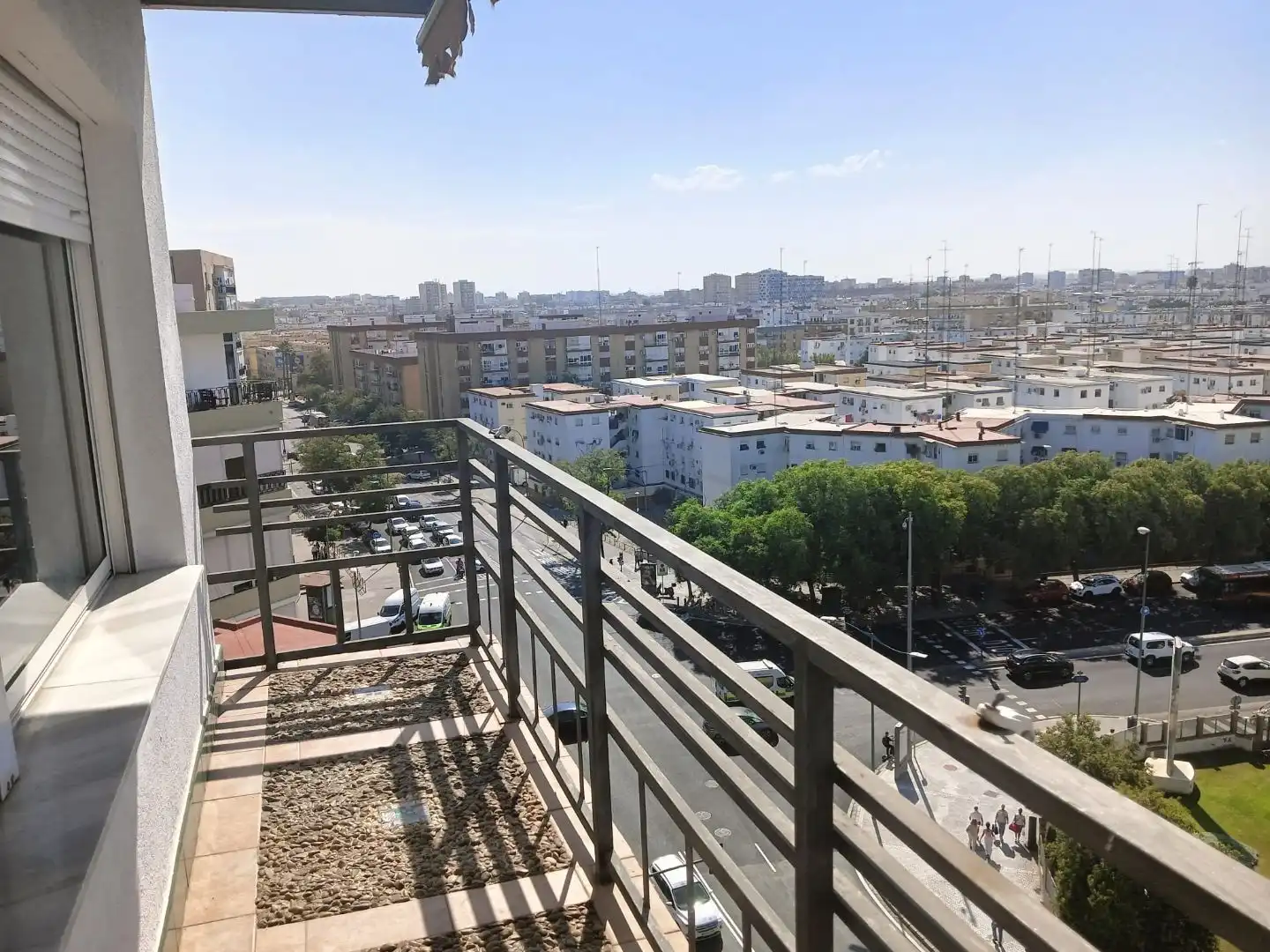 Pis de lloguer a Barriada la Palmilla, 1, El Torrejón - El Cerezo Vista exterior de Pis de lloguer en Sevilla amb Aire condicionat, Calefacció i Moblat