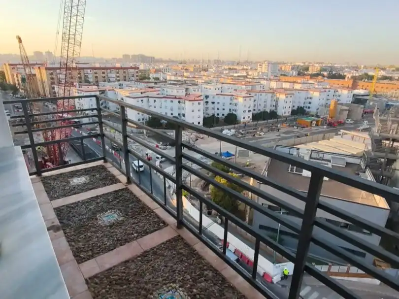 Pis de lloguer a Barriada la Palmilla, 1, El Torrejón - El Cerezo Terrassa de Pis de lloguer en Sevilla amb Aire condicionat, Calefacció i Moblat