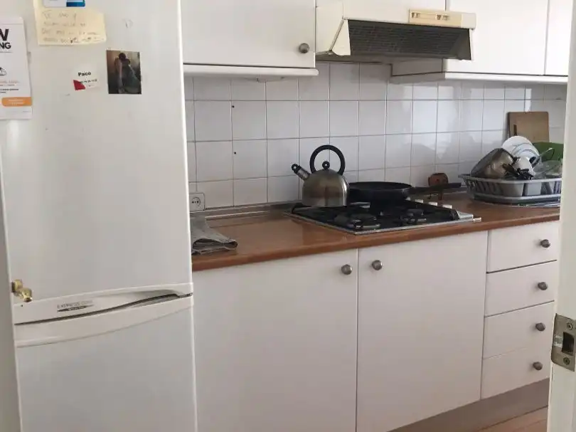 Pis de lloguer a Barriada la Palmilla, 1, El Torrejón - El Cerezo Cuina de Pis de lloguer en Sevilla amb Aire condicionat, Calefacció i Moblat