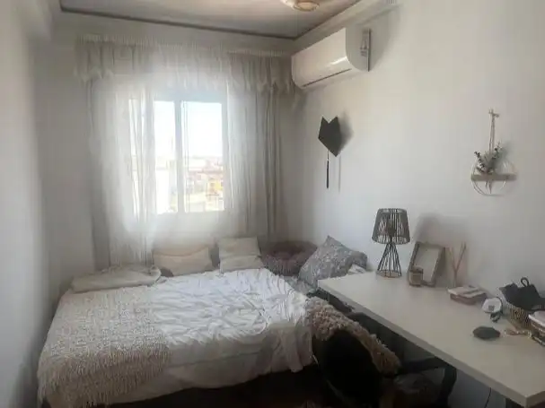 Pis de lloguer a Barriada la Palmilla, 1, El Torrejón - El Cerezo Dormitori de Pis de lloguer en Sevilla amb Aire condicionat, Calefacció i Moblat