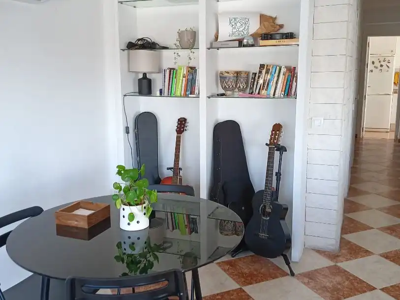 Pis de lloguer a Barriada la Palmilla, 1, El Torrejón - El Cerezo Sala d'estar de Pis de lloguer en Sevilla amb Aire condicionat, Calefacció i Moblat