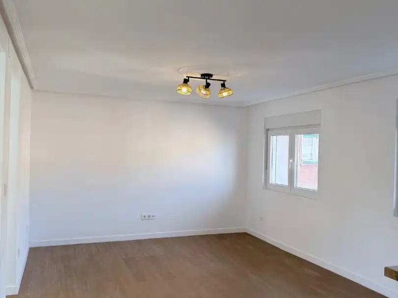Flat for sale in Calle de la Amistad, Versalles Dining room of Flat for sale in Avilés with Heating