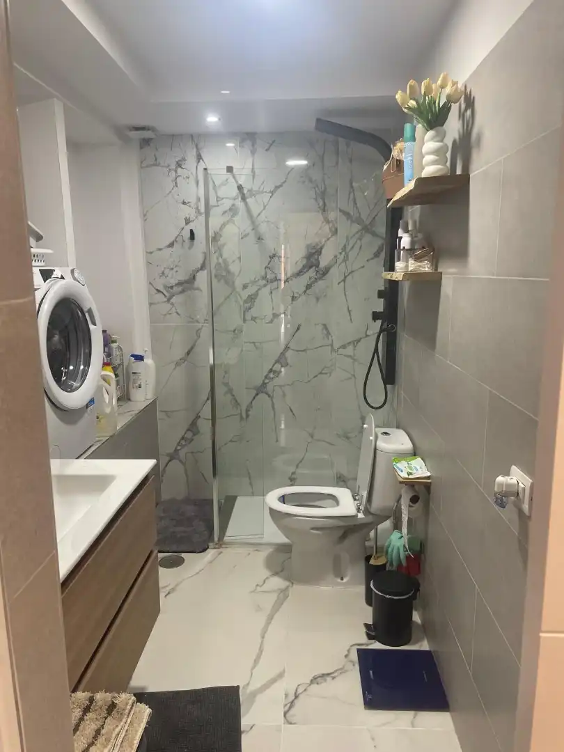Piso de alquiler en Carretera los Menores Taucho, 17, Armeñime - Las Moraditas - Las Cancelas Baño de Piso de alquiler en Adeje con Amueblado, Horno y Lavadora