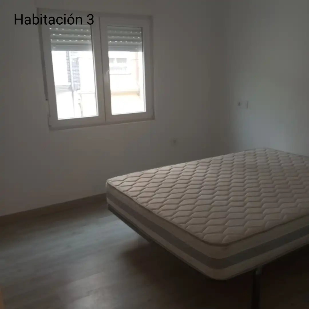 Piso de alquiler en Avenida la Vega, San Martín del Rey Aurelio Habitación de Piso de alquiler en San Martín del Rey Aurelio