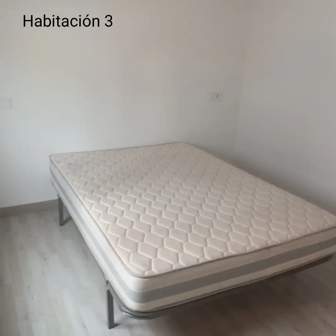 Piso de alquiler en Avenida la Vega, San Martín del Rey Aurelio Habitación de Piso de alquiler en San Martín del Rey Aurelio
