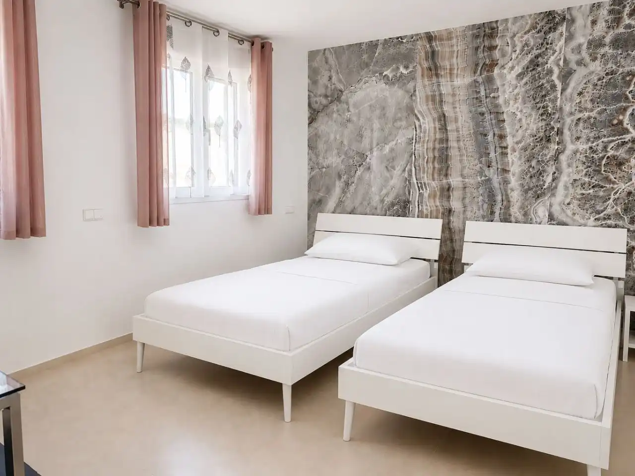 Wohnung zum Verkauf in Calle Santiago de Compostela, 1, Sotogrande Costa Schlafzimmer von Wohnung zum Verkauf in Sotogrande mit Klimaanlage, Heizung und Privatgarten