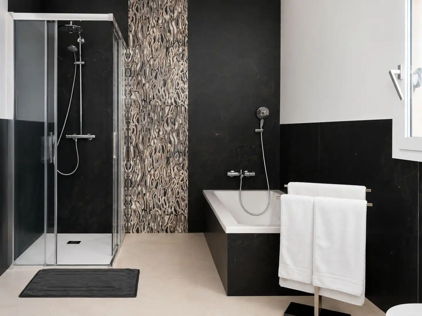 Wohnung zum Verkauf in Calle Santiago de Compostela, 1, Sotogrande Costa Badezimmer von Wohnung zum Verkauf in Sotogrande mit Klimaanlage, Heizung und Privatgarten