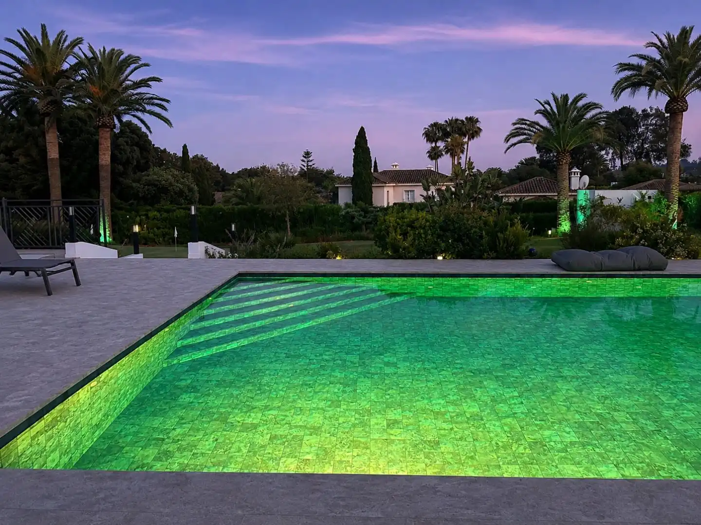 Wohnung zum Verkauf in Calle Santiago de Compostela, 1, Sotogrande Costa Schwimmbecken von Wohnung zum Verkauf in Sotogrande mit Klimaanlage, Heizung und Privatgarten