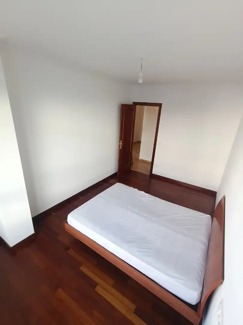 Wohnung zur Miete in Rúa Eduardo Álvarez Carballido, 2, Melide Schlafzimmer von Wohnung zur Miete in Melide mit Parkett, Möbliert und Balkon