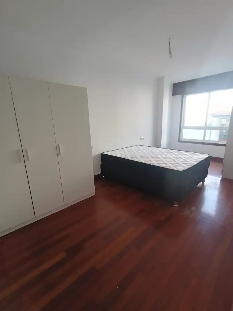 Wohnung zur Miete in Rúa Eduardo Álvarez Carballido, 2, Melide Schlafzimmer von Wohnung zur Miete in Melide mit Parkett, Möbliert und Balkon