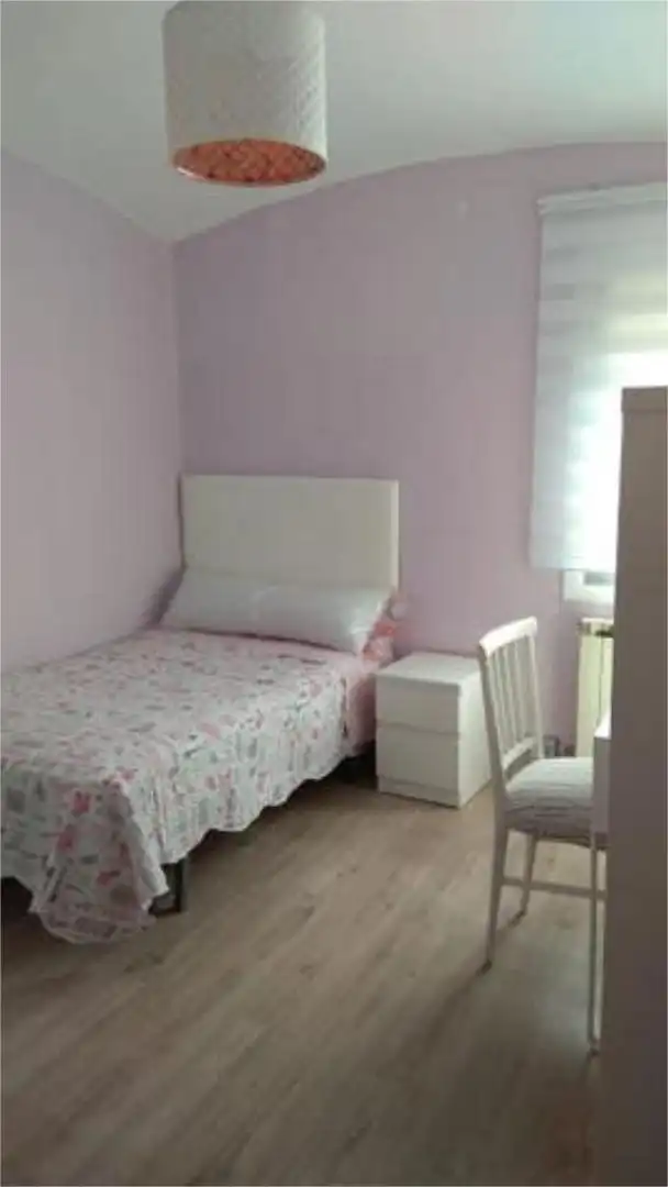Piso de alquiler en Hospital Habitación de Piso de alquiler en Valladolid con Calefacción y Amueblado