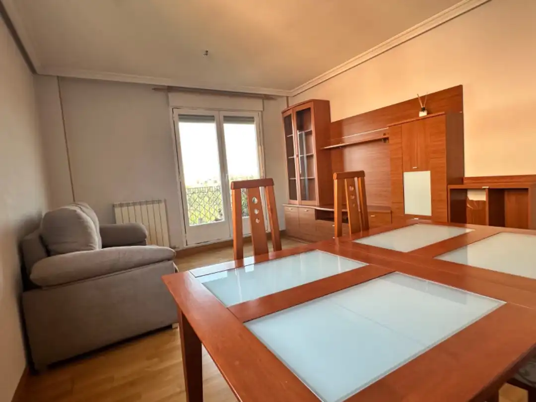 Flat for sale in Calle Jerónimo Münzer, 2, La Platina- Hospital - Campus Living room of Flat for sale in Salamanca Capital with Balcony