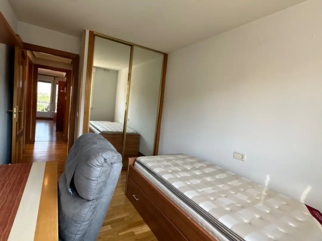 Flat for sale in Calle Jerónimo Münzer, 2, La Platina- Hospital - Campus Bedroom of Flat for sale in Salamanca Capital with Balcony