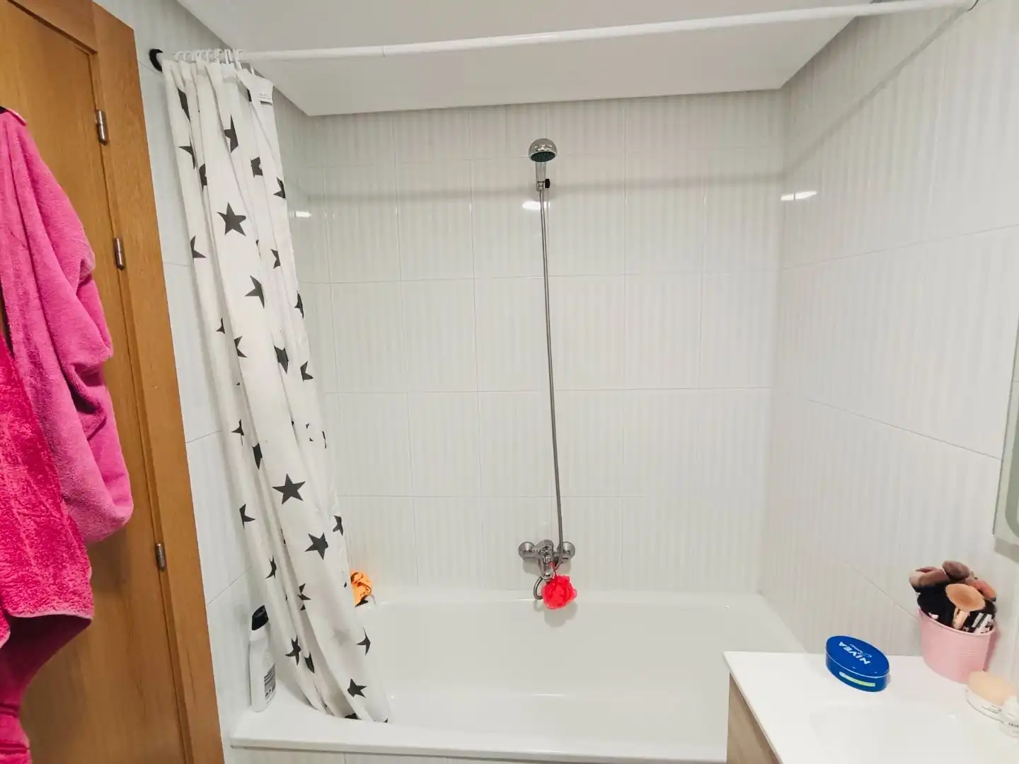 Flat for rent in Calle Condes de Berberana, 10, Universidad - Las Huelgas Bathroom of Flat for rent in Burgos with Heating, Parquet flooring and Storage room