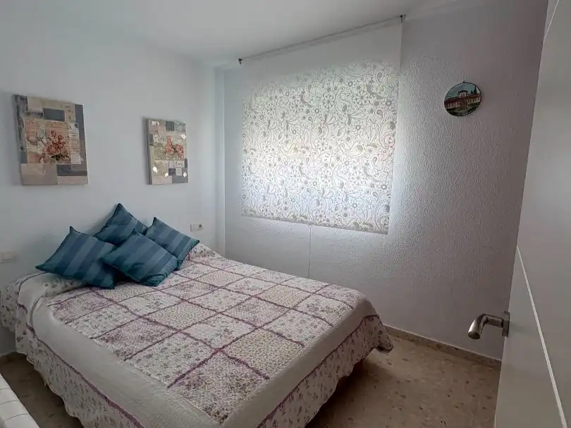 Piso en venta en Avenida Doctor Sánchez Moreno, 55, La Mamola Habitación de Piso en venta en Polopos con Aire acondicionado, Calefacción y Terraza