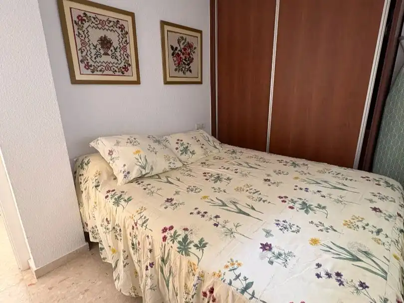 Piso en venta en Avenida Doctor Sánchez Moreno, 55, La Mamola Habitación de Piso en venta en Polopos con Aire acondicionado, Calefacción y Terraza