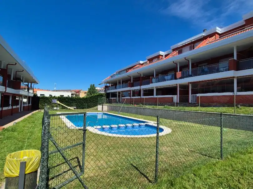 Ático en venta en Travesía Da Xalda, 20, O Carril Piscina de Ático en venta en Vilagarcía de Arousa con Terraza, Piscina y Balcón