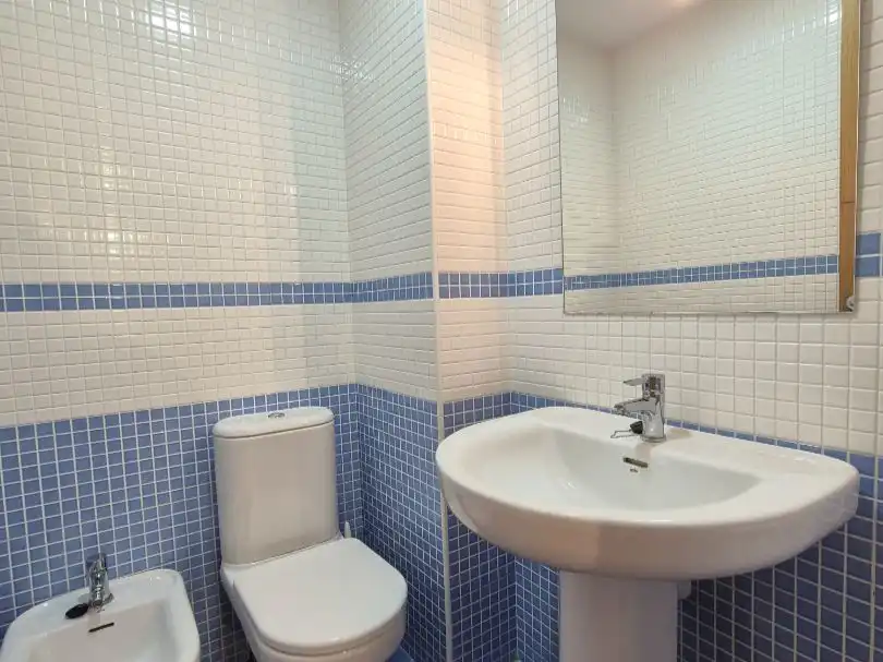Ático en venta en Travesía Da Xalda, 20, O Carril Baño de Ático en venta en Vilagarcía de Arousa con Terraza, Piscina y Balcón