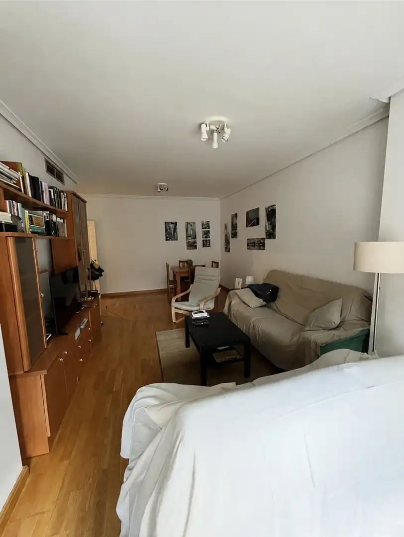 Wohnung zur Miete in Avenida de Irlanda, 15, Buenavista - Valparaíso - La Legua Wohnzimmer von Wohnung zur Miete in Toledo Capital mit Klimaanlage, Terrasse und Schwimmbad