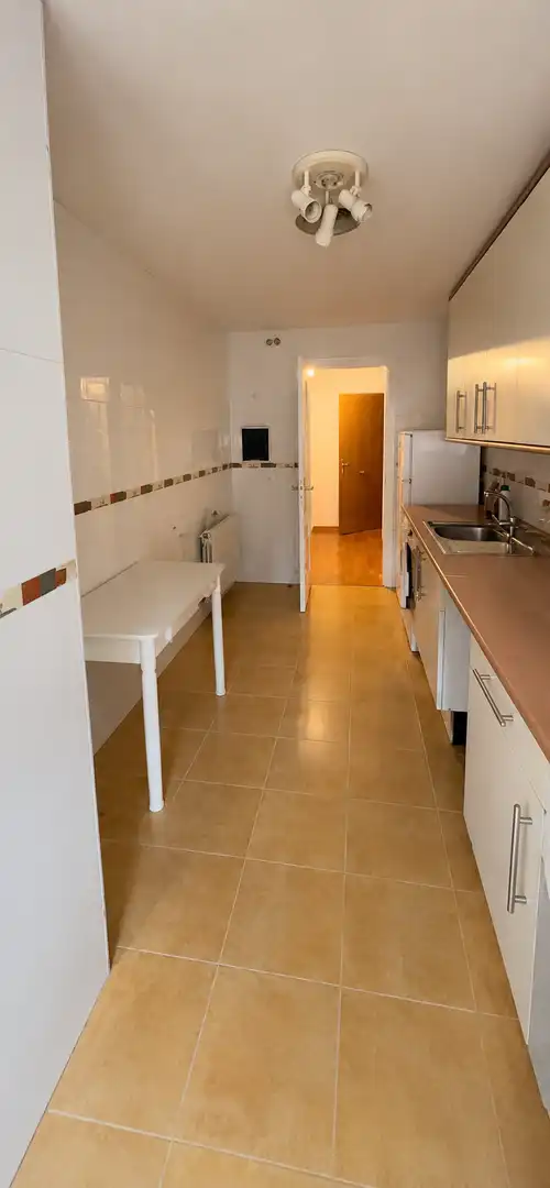 Wohnung zur Miete in Avenida de Irlanda, 15, Buenavista - Valparaíso - La Legua Küche von Wohnung zur Miete in Toledo Capital mit Klimaanlage, Terrasse und Schwimmbad