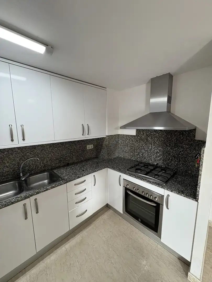 Flat for sale in Carrer de Pau Claris, 8, Les Salines - Pla de Sant Pere Kitchen of Flat for sale in Cubelles with Air Conditioner, Terrace and Swimming Pool