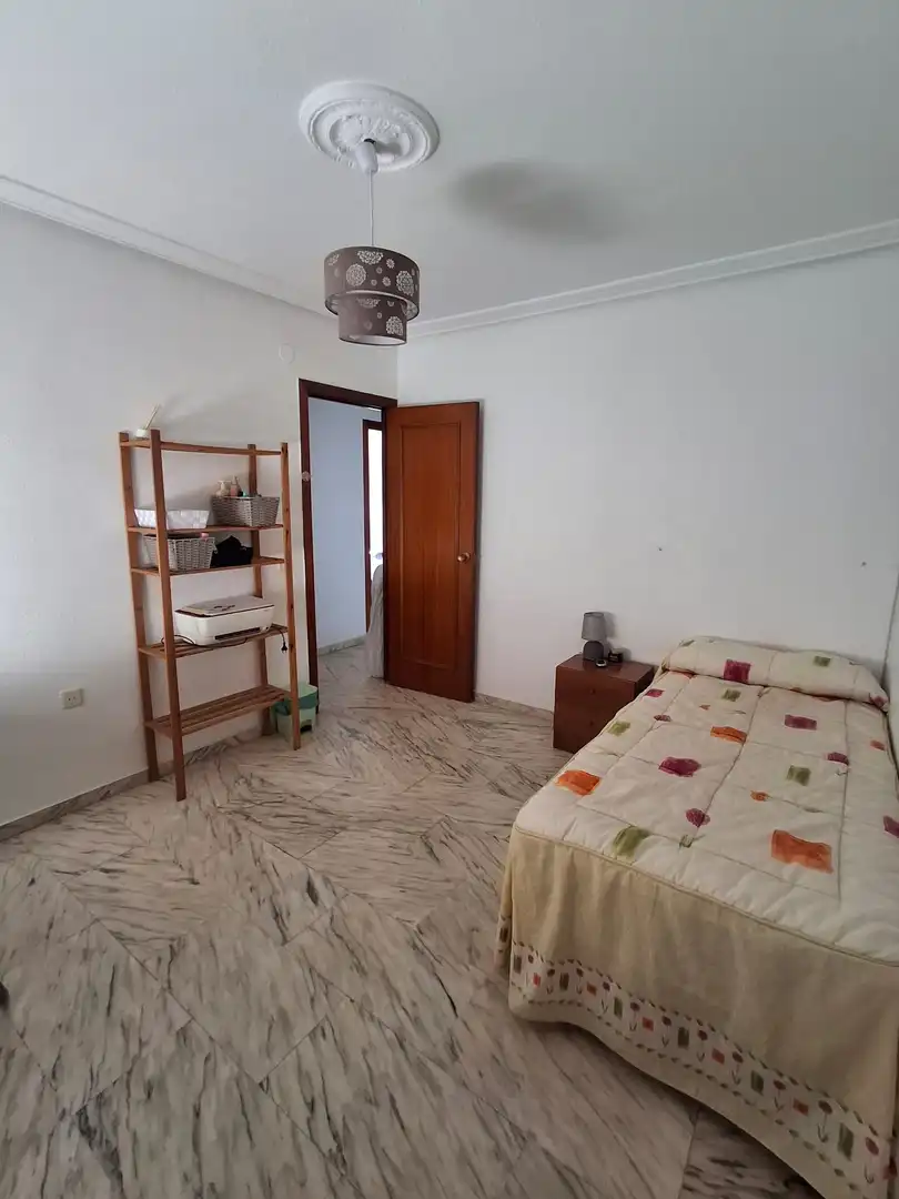 Room in Avenida Jose María Alcaraz y Alenda, 8, Valdepasillas - La Paz - Huerta Rosales Room in Avenida Jose María Alcaraz y Alenda, 8, Valdepasillas - La Paz - Huerta Rosales