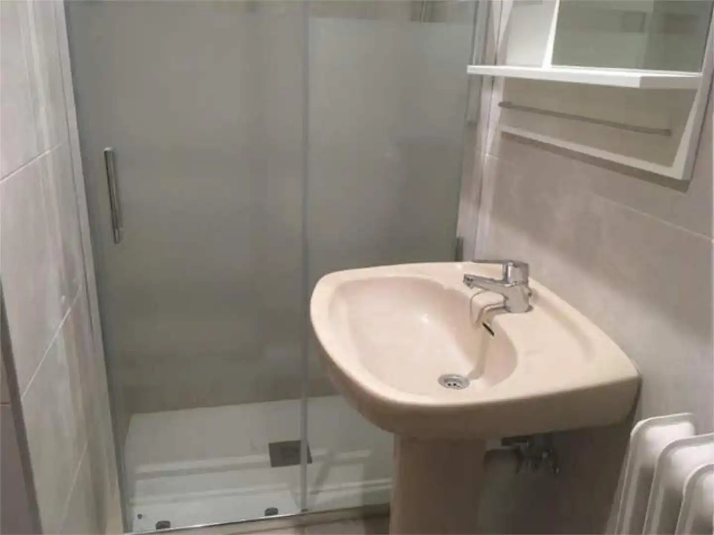 Flat for rent in San José Alto Bathroom of Flat for rent in Zaragoza with Heating, Private garden and Terrace