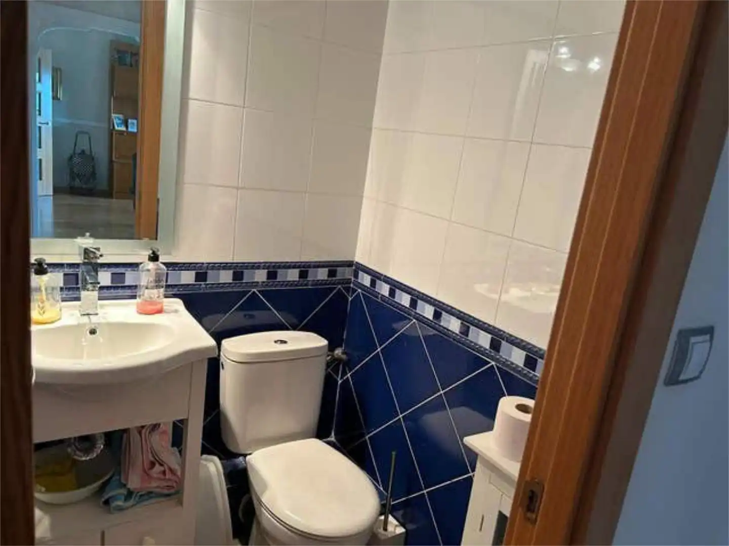 Piso en venta en La Almozara Baño de Piso en venta en Zaragoza con Calefacción y Amueblado