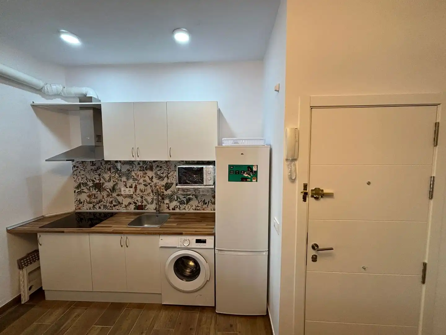Flat for rent in Barriada San Francisco A, 3, Palma del Río Kitchen of Flat for rent in Palma del Río with Air Conditioner, Heating and Storage room