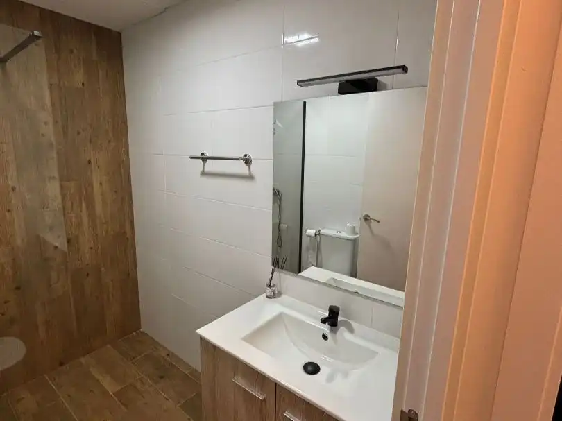 Flat for rent in Barriada San Francisco A, 3, Palma del Río Bathroom of Flat for rent in Palma del Río with Air Conditioner, Heating and Storage room