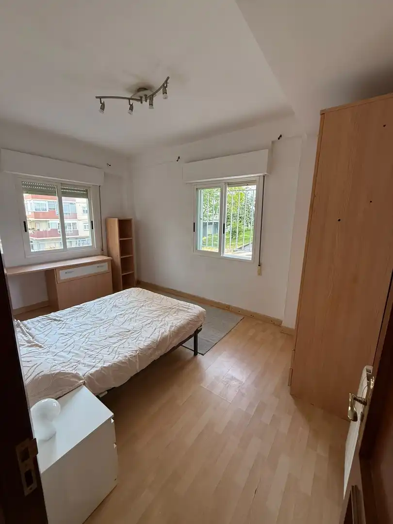 Habitació a Rúa Pero Meogo, 4, San Francisco Dormitori de Pis per a compartir en Ourense Capital amb Calefacció, Parquet i Traster