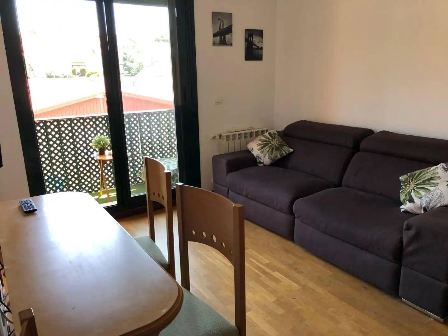 Flat for rent in Avenida la Playa, 19, Colunga Living room of Flat for rent in Colunga with Heating, Parquet flooring and Terrace