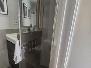 Dúplex de alquiler en Calle de Moratín, 18, Cortes - Huertas Baño de Dúplex de alquiler en Madrid Capital con Balcón
