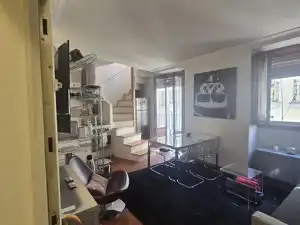 Dúplex de alquiler en Calle de Moratín, 18, Cortes - Huertas Sala de estar de Dúplex de alquiler en Madrid Capital con Balcón