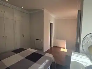 Dúplex de alquiler en Calle de Moratín, 18, Cortes - Huertas Habitación de Dúplex de alquiler en Madrid Capital con Balcón
