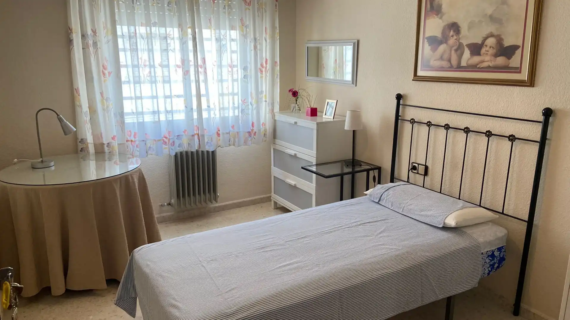 Habitación en Avenida de Madrid, 64, Belén - San Roque Habitación en Avenida de Madrid, 64, Belén - San Roque