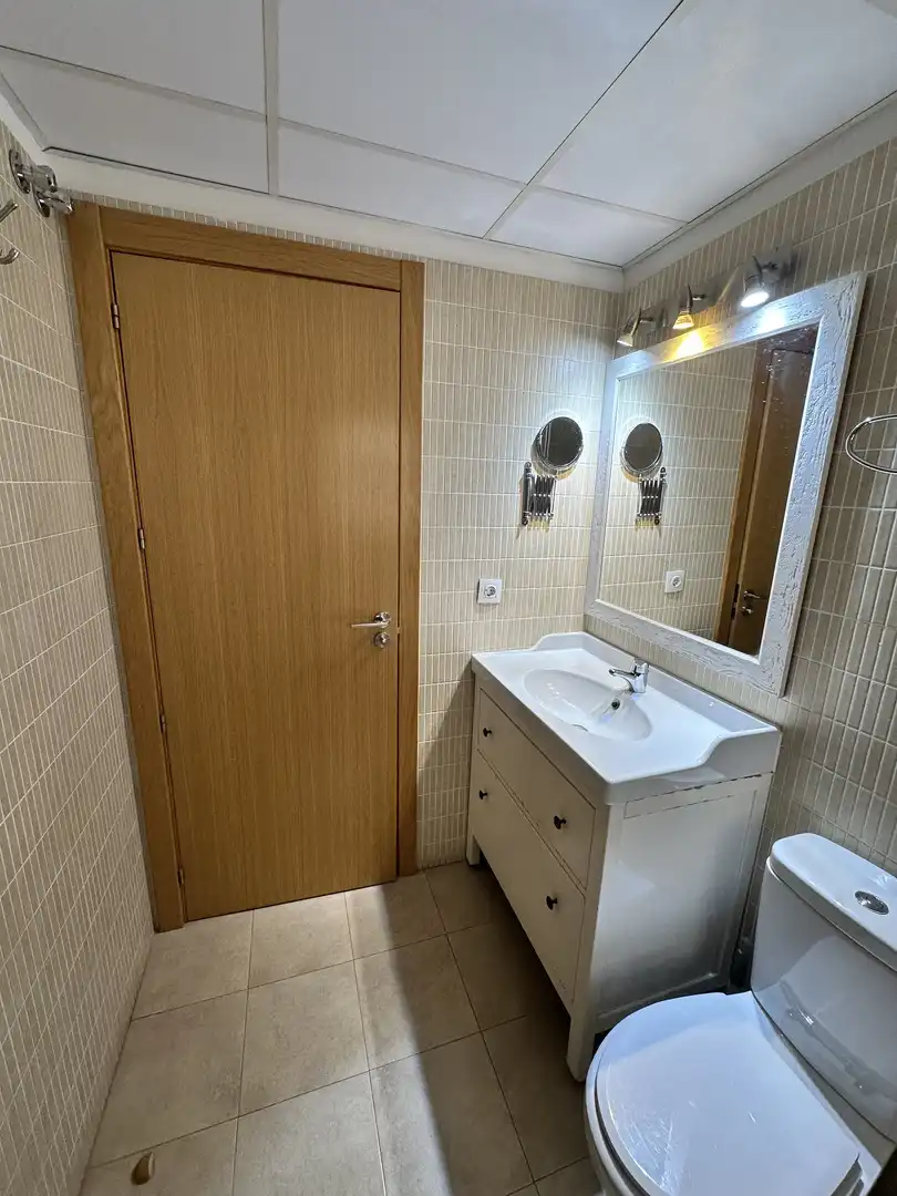 Piso de alquiler en Avenida del Aeropuerto, 52, Ciudad Jardín - Zoco Baño de Piso de alquiler en Córdoba con Aire acondicionado, Parquet y Amueblado