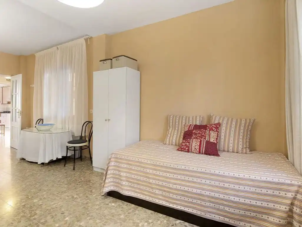 Schlafzimmer von Einfamilien-Reihenhaus zur Miete in El Puerto de Santa María mit Klimaanlage, Heizung und Privatgarten