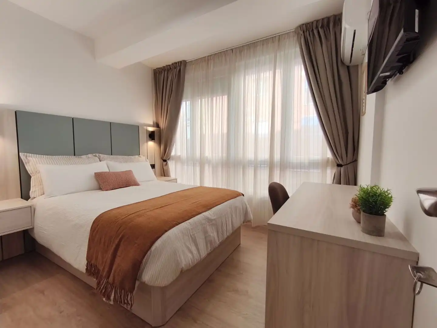 Zimmer in Calle Martínez Maldonado, 28, Los Castillejos - La Trinidad Schlafzimmer von Wohnung zur untervermieten in Málaga mit Klimaanlage, Parkett und Möbliert