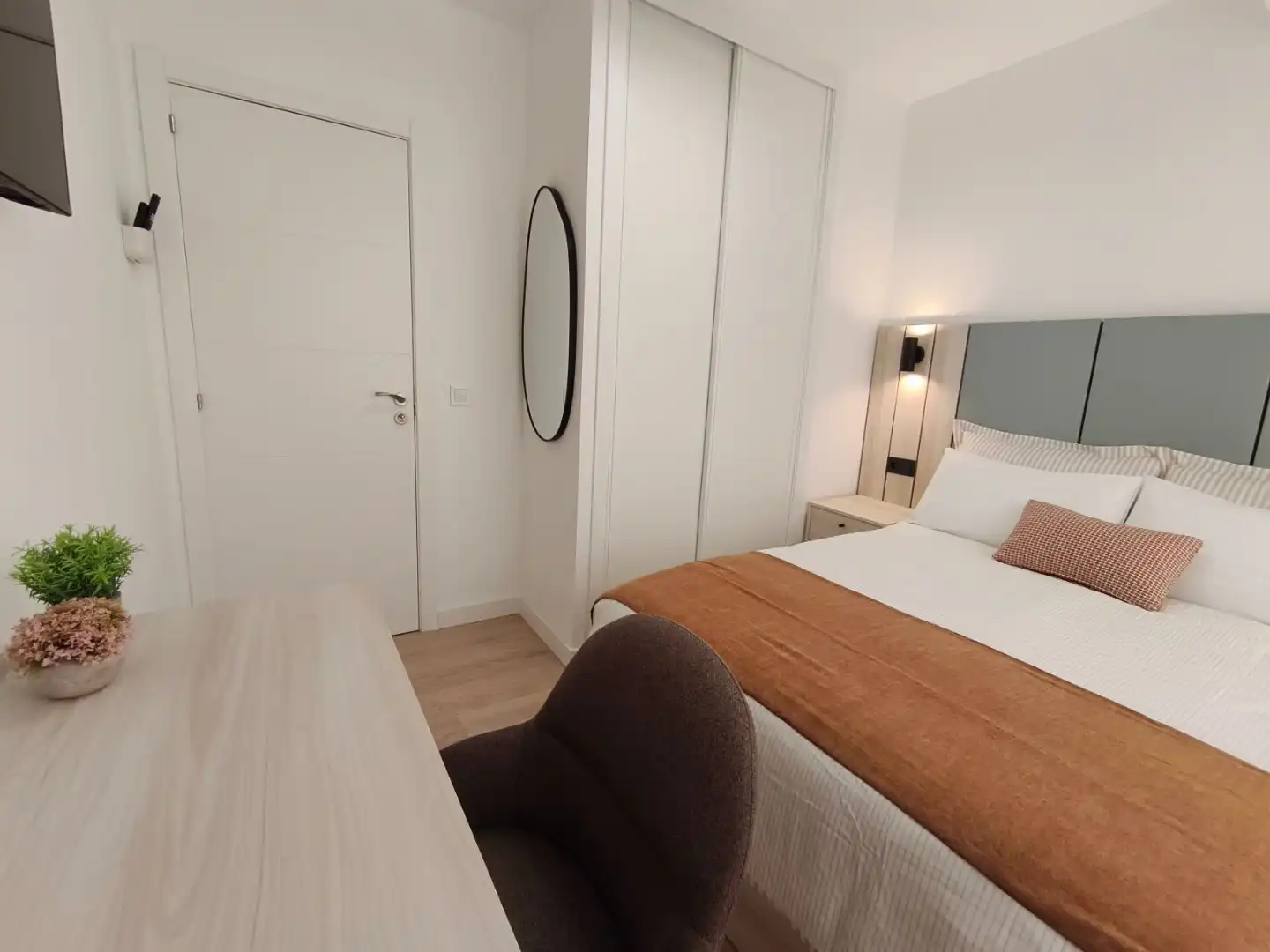Zimmer in Calle Martínez Maldonado, 28, Los Castillejos - La Trinidad Schlafzimmer von Wohnung zur untervermieten in Málaga mit Klimaanlage, Parkett und Möbliert