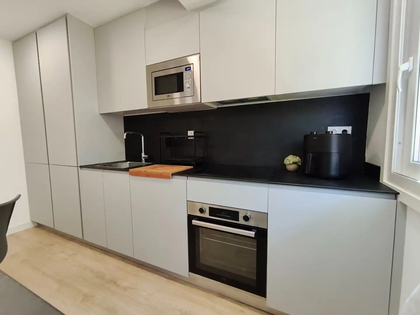 Zimmer in Calle Martínez Maldonado, 28, Los Castillejos - La Trinidad Küche von Wohnung zur untervermieten in Málaga mit Klimaanlage, Parkett und Möbliert