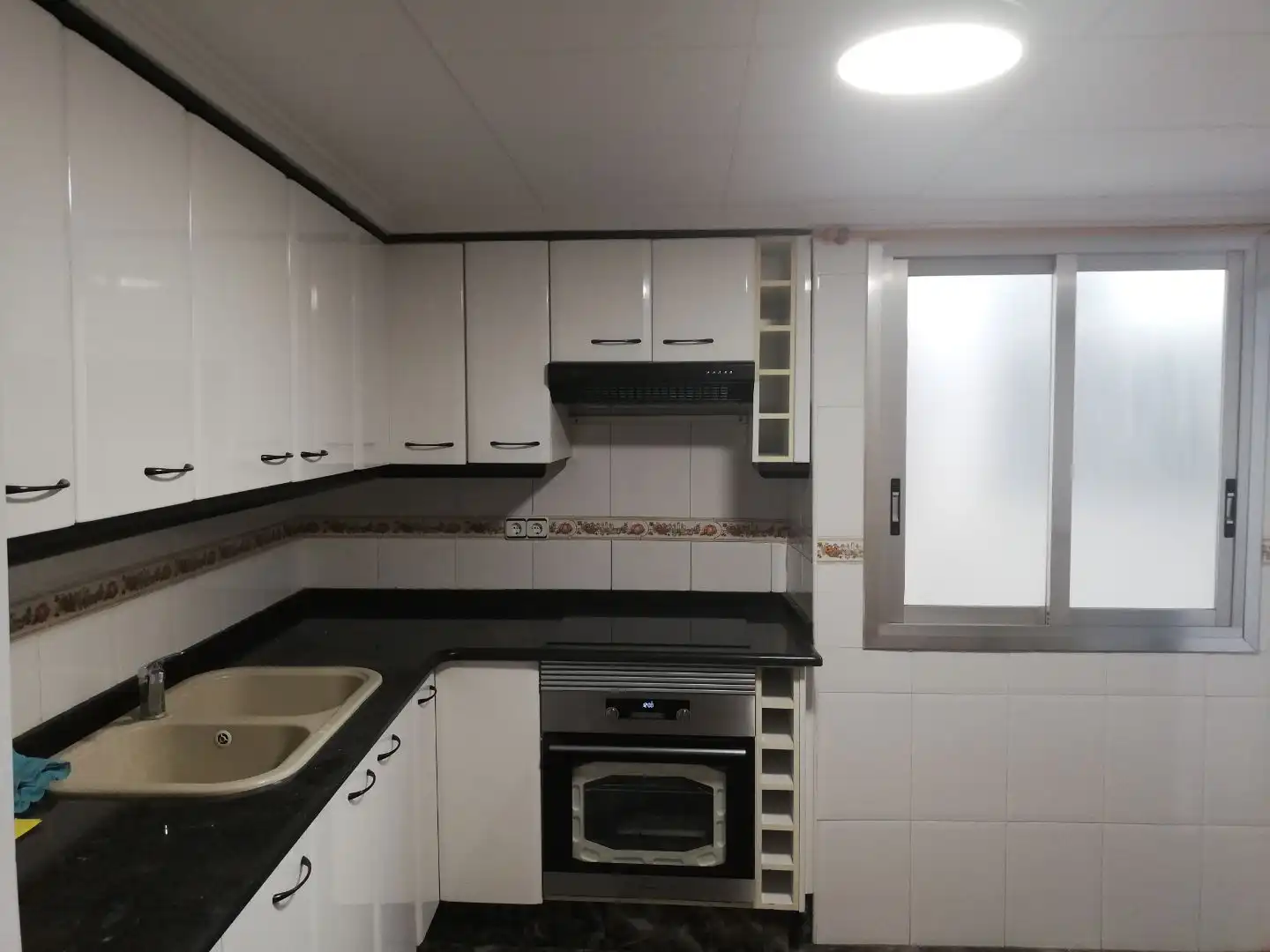 Piso de alquiler en Carrer del Cardenal Vera, 35, Sants Patrons Cocina de Piso de alquiler en Alzira con Aire acondicionado y Amueblado